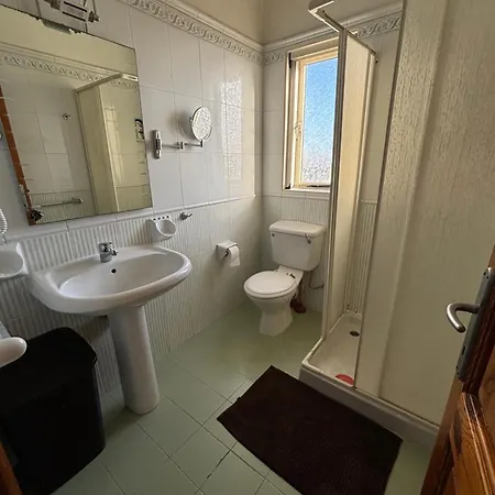 Cozy Private And Private Bathroom *