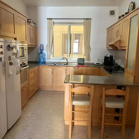 Cozy Private And Private Bathroom Δωμάτια σε οικογενειακή κατοικία *
